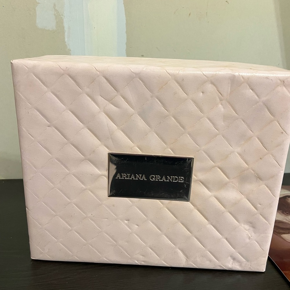 RARE Ari by Ariana Grande Pink Quilted Perfume Box (BOX ONLY)